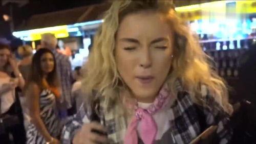 女子吃瓜网红视频大全播放,女子吃瓜网红视频大全，揭秘幕后故事与热门瞬间